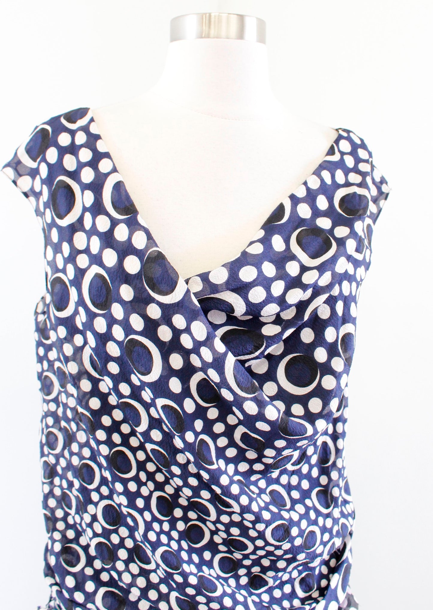 Diane Von Furstenberg Persia Navy Blue Silk Ruffle Polka Dot Dress Size 8 Draped