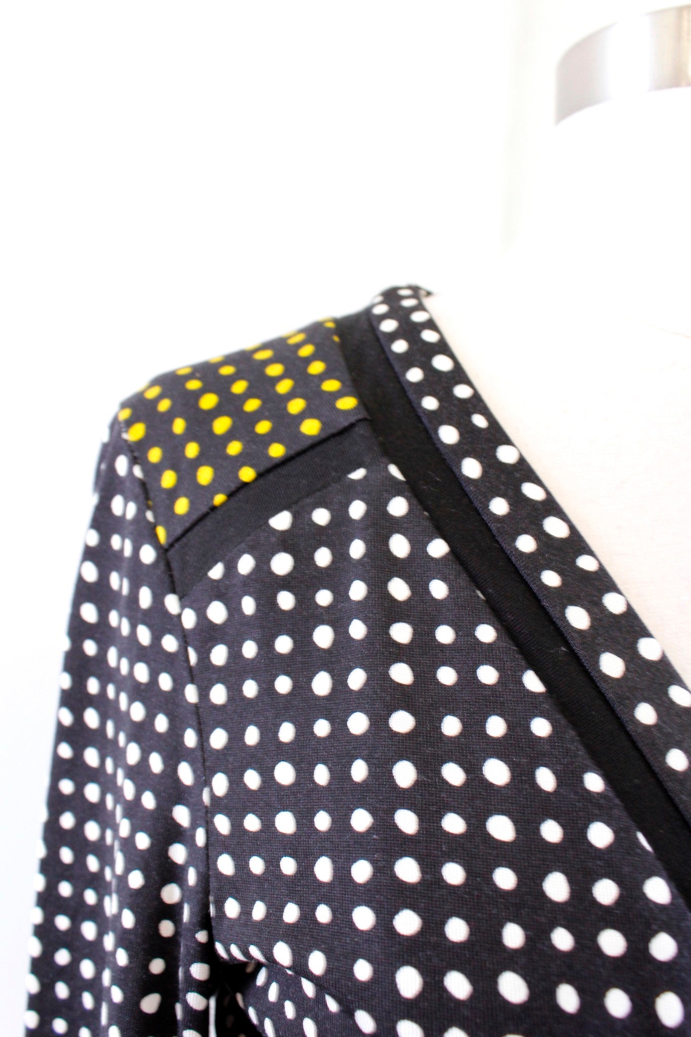 Diane Von Furstenberg Ferma Color Block Polka Dot Silk Wrap Dress Size 6 Black