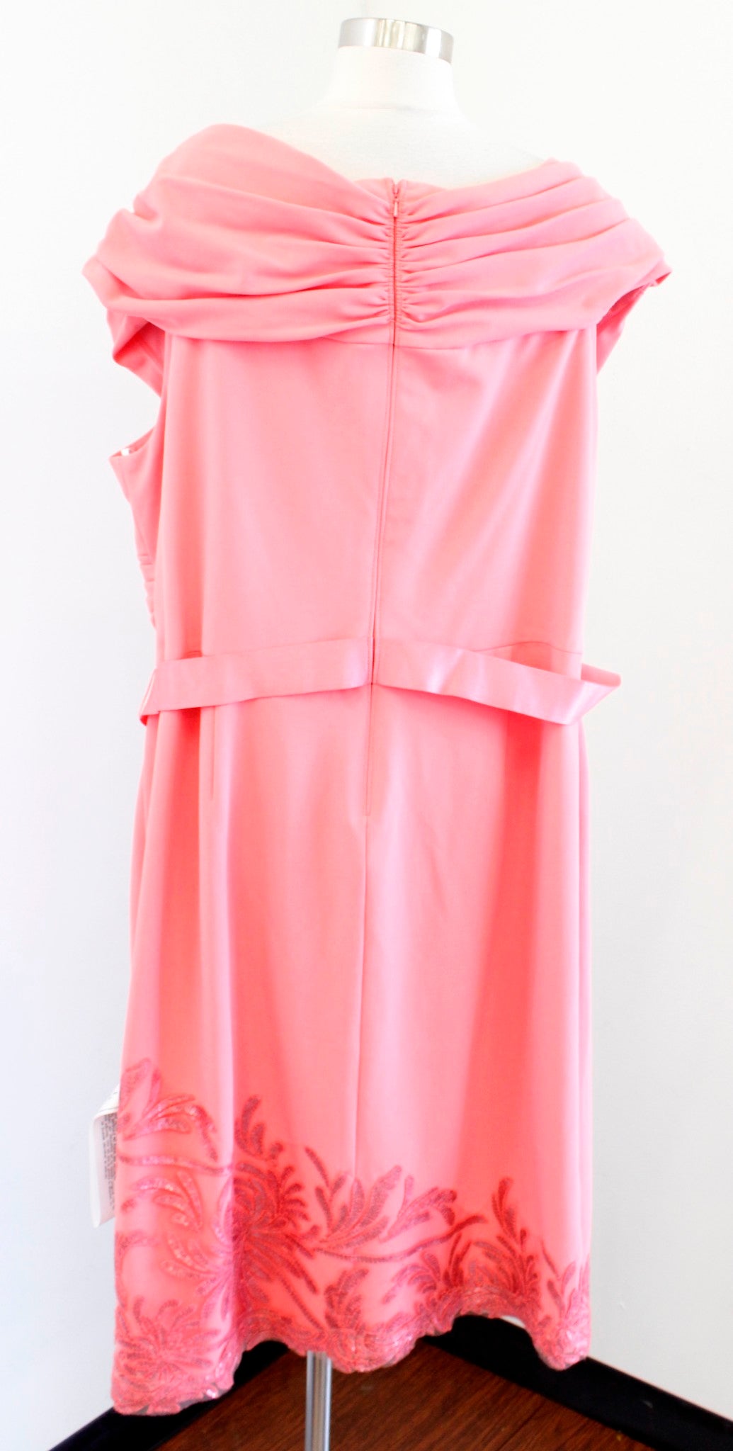 NWT Tadashi Shoji Coral Crisscross Bodice Sequin Cocktail Evening Dress Size 3X