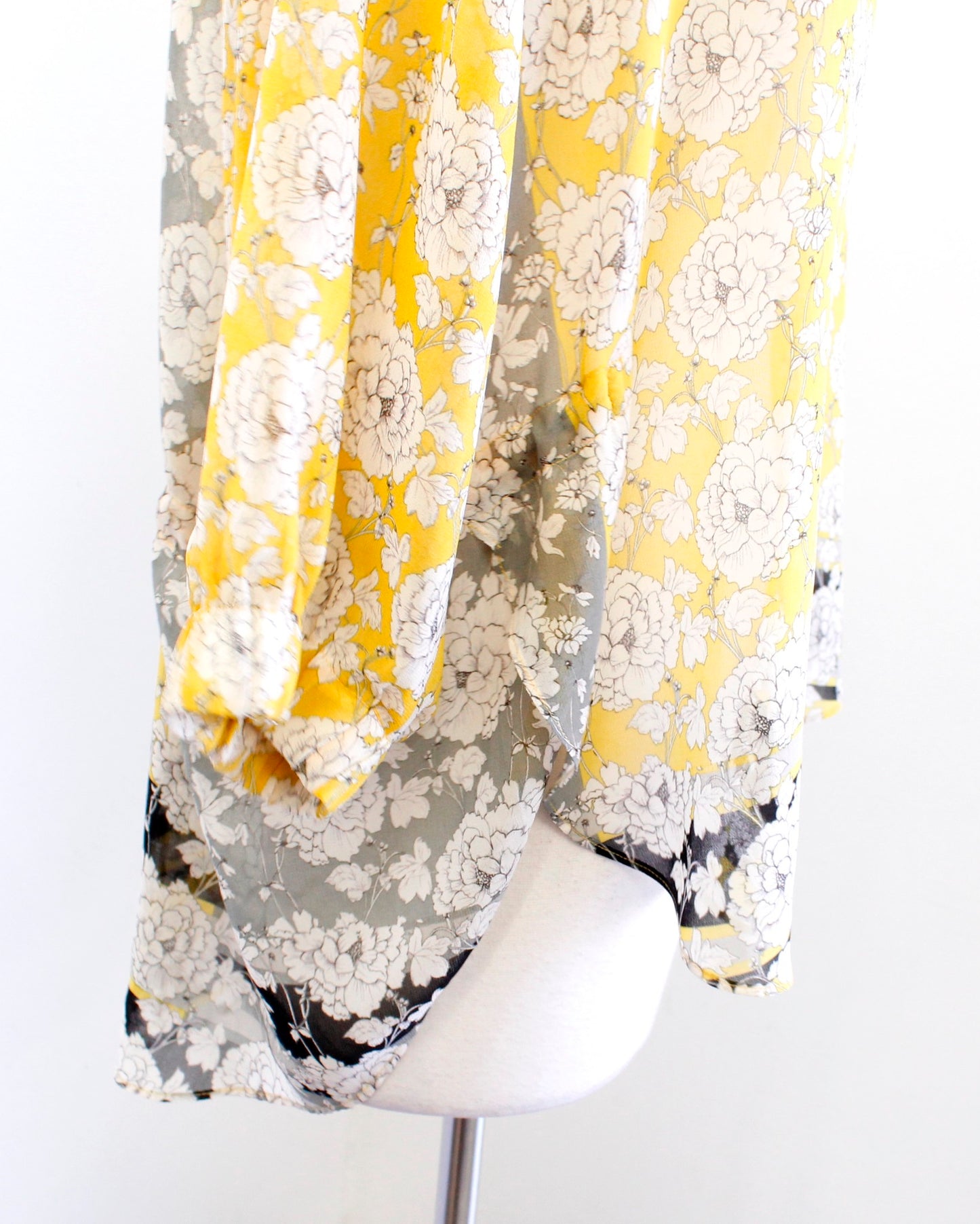 CAbi Amelia Yellow Floral Print Gathered Top Blouse Size XS Style 5173