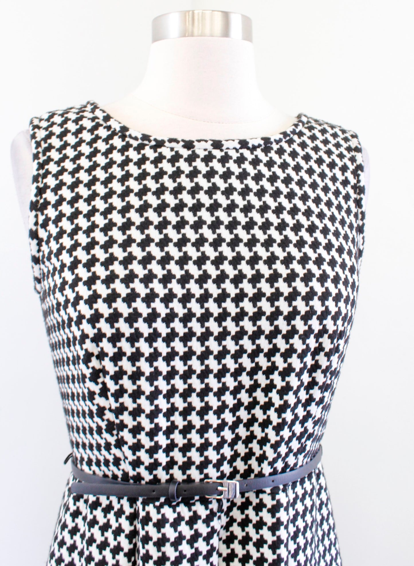 Calvin Klein Black White Houndstooth Print Knit Fit and Flare Belted Dress Sz 4