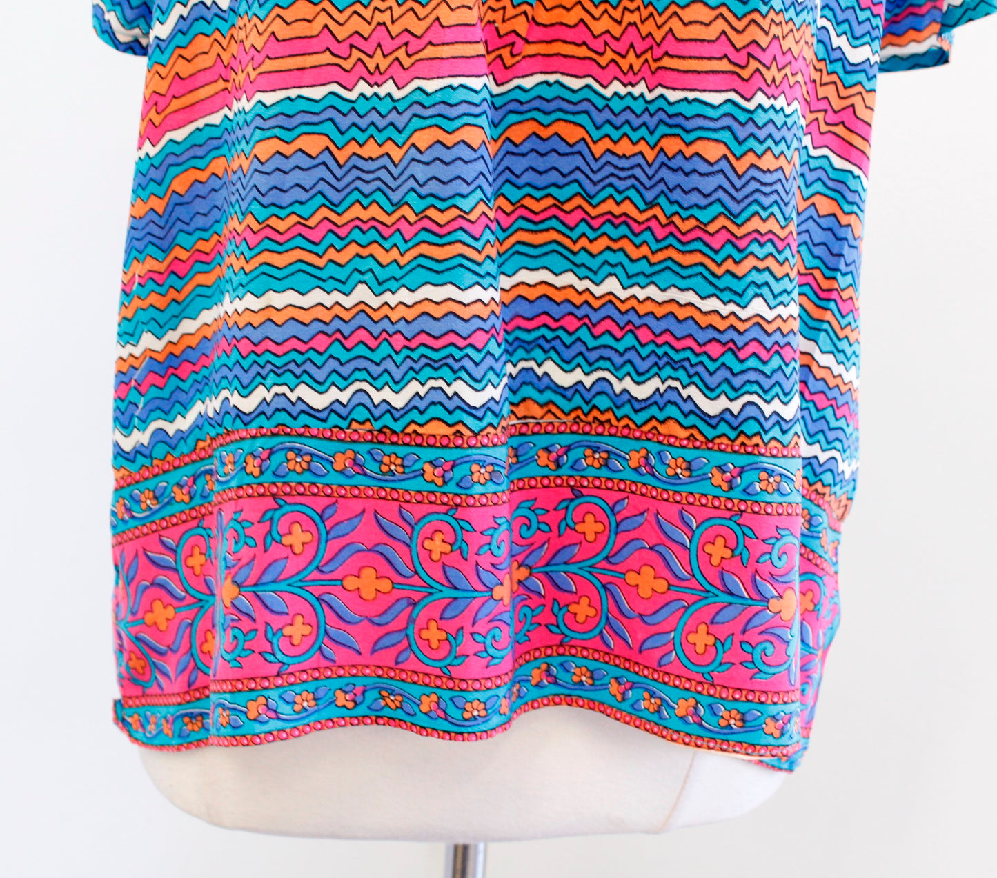 Tolani Anthropologie Colorful Floral Striped V Neck Silk Top Blouse Size S Blue Short Sleeve