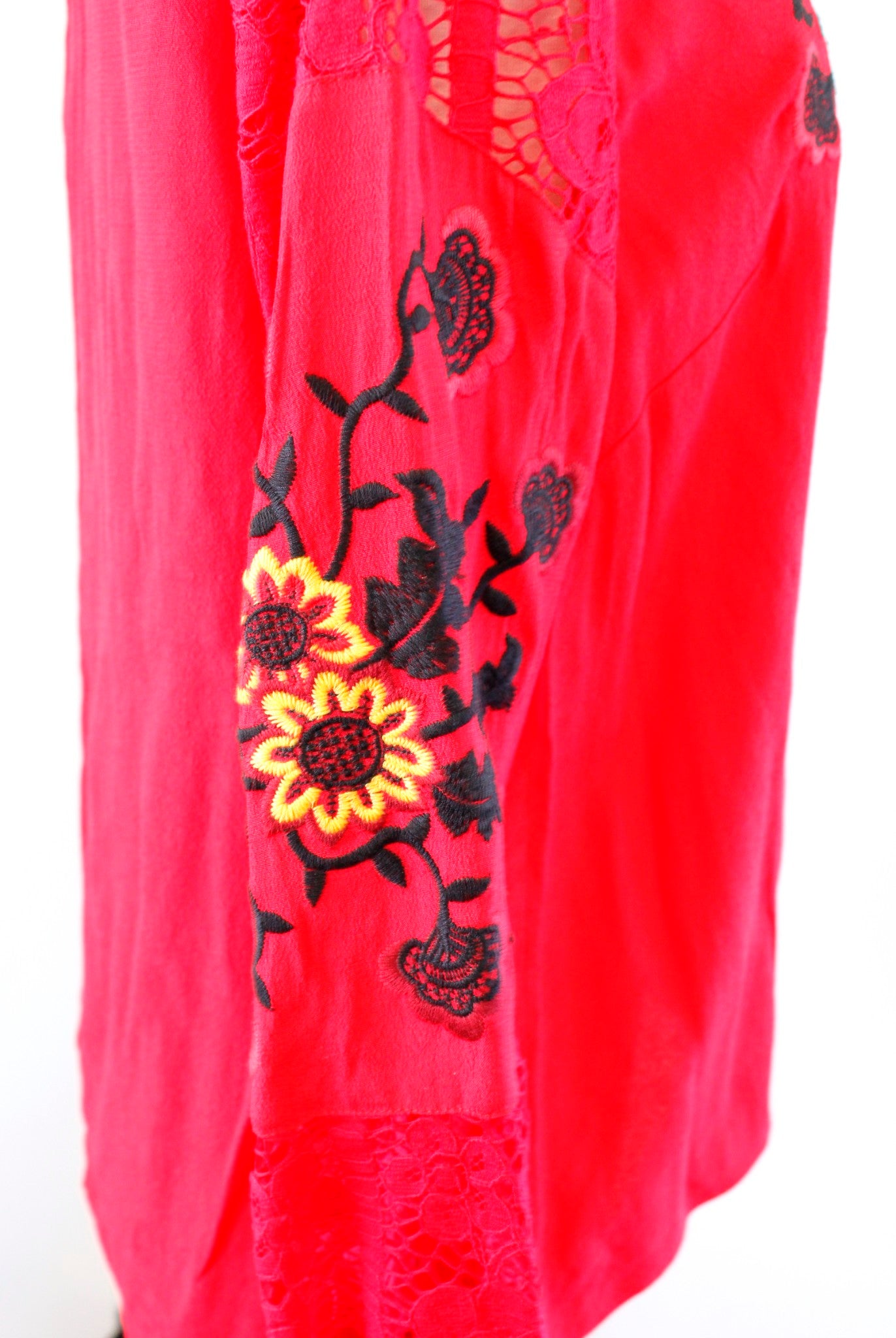 For Love and Lemons Red Floral Embroidered Lace Sleeve Top Blouse Size M Black Long Sleeve