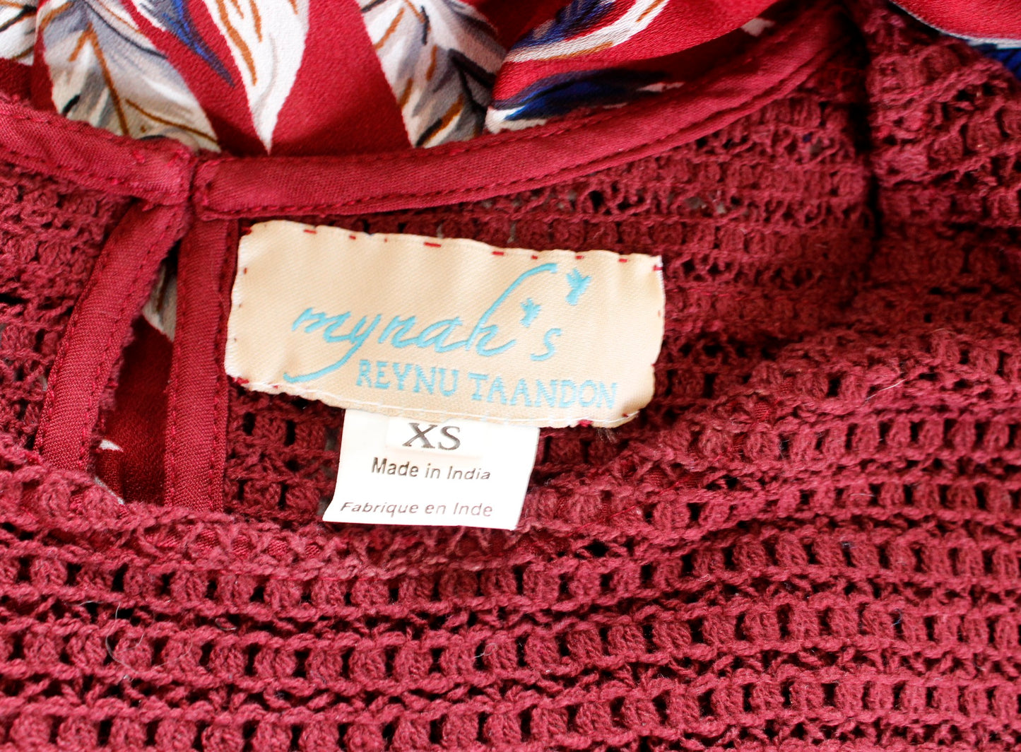 Mynahs Renyu Taandon Anthropologie Burgundy Red Floral Crochet Top Blouse Sz XS Long Sleeve