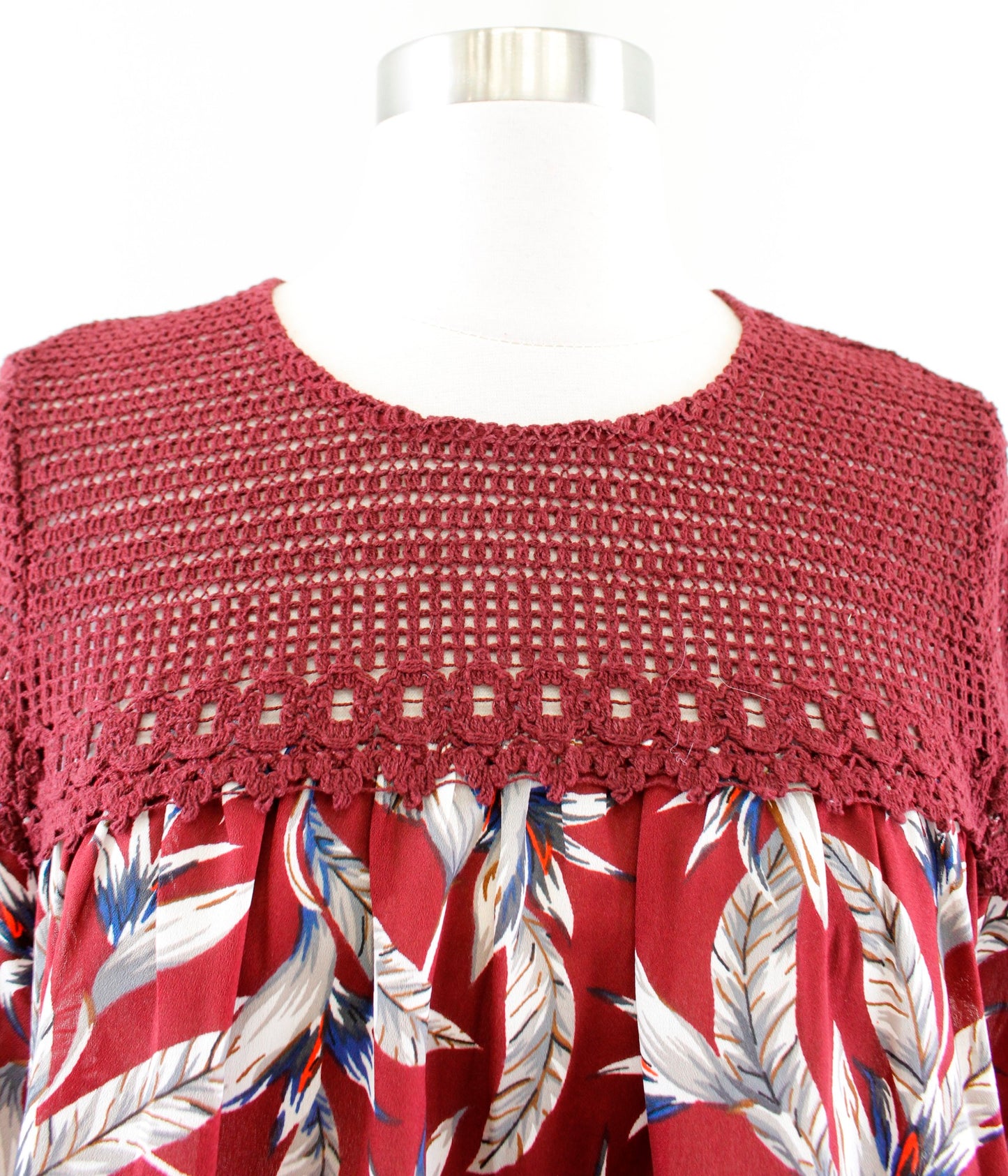 Mynahs Renyu Taandon Anthropologie Burgundy Red Floral Crochet Top Blouse Sz XS Long Sleeve