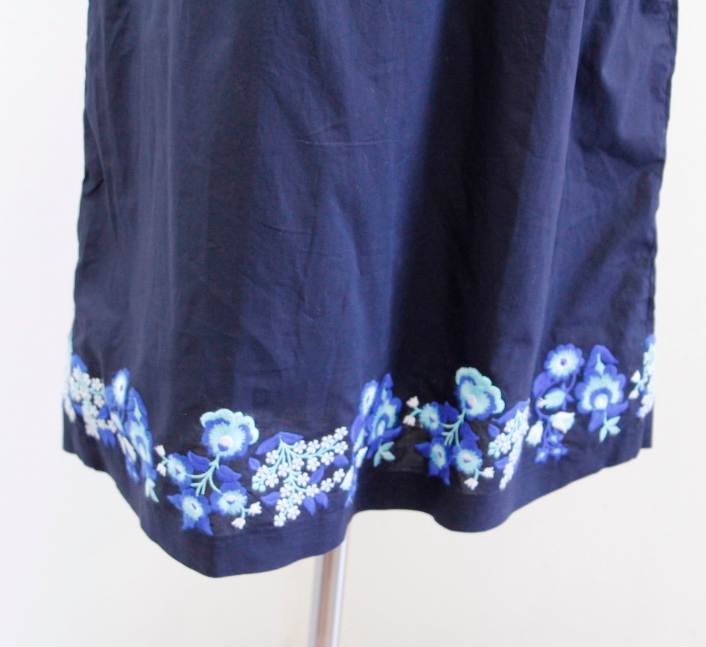 NWT Talbots Navy Blue Floral Embroidered Hem Ruffle Neck Shift Dress Size 4