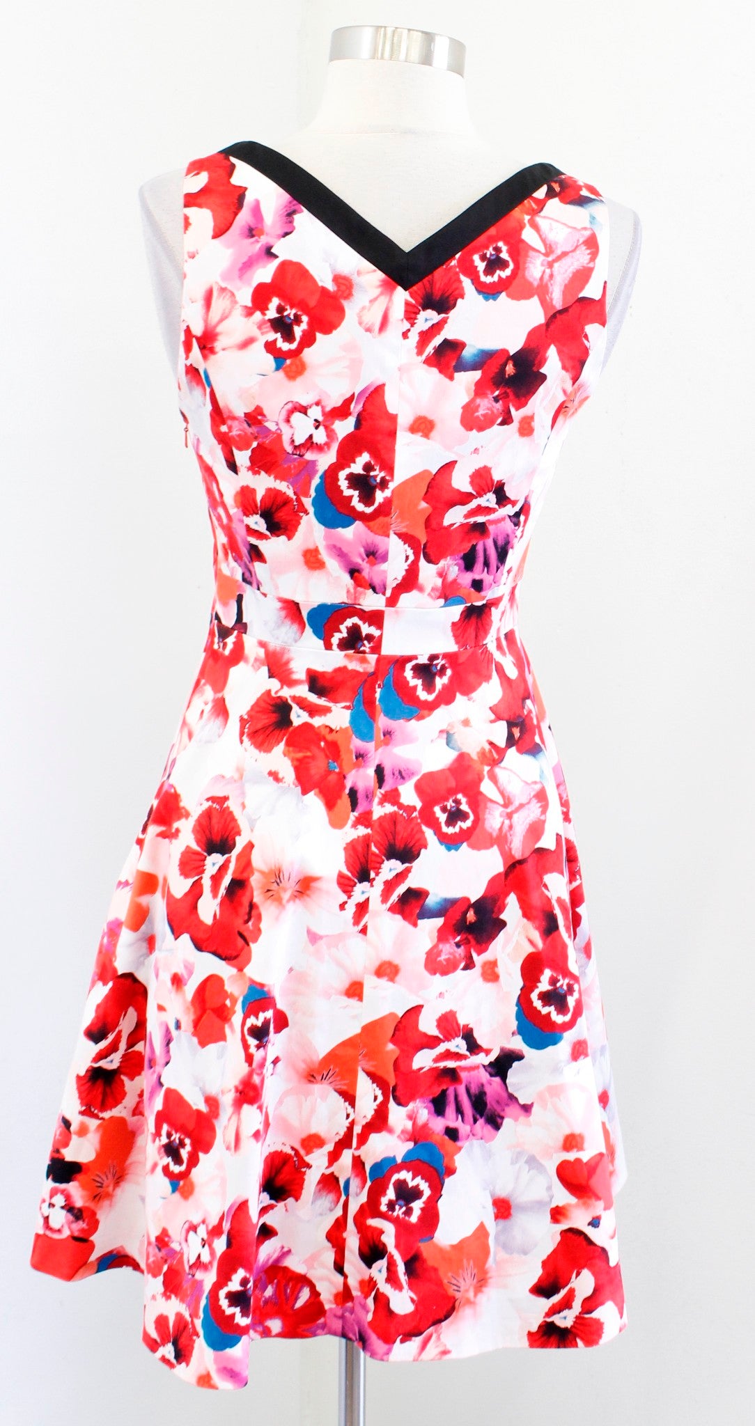 NWT Karen Millen Limited Edition Red Floral Fit and Flare Dress Size US 4 V Neck