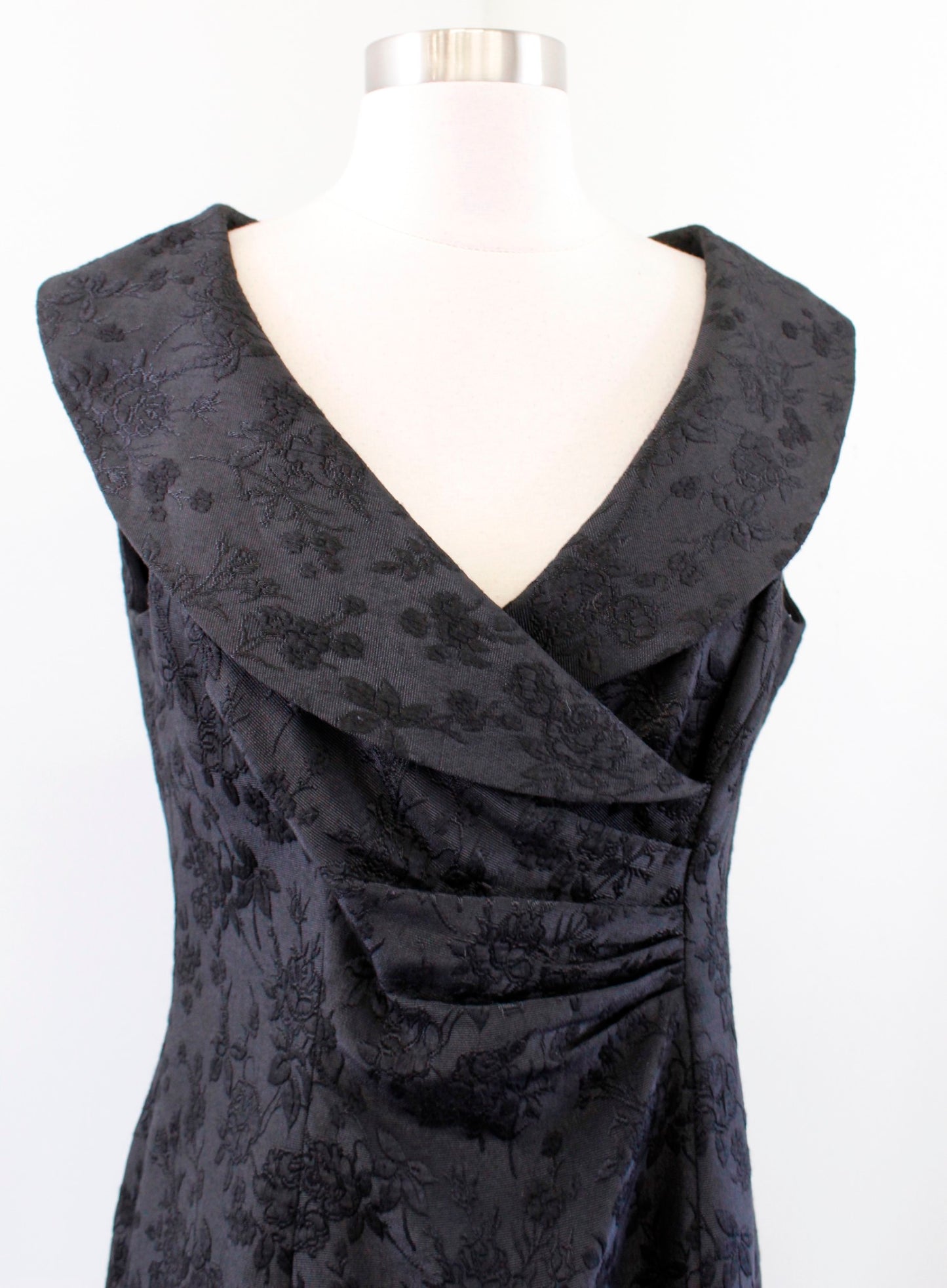 Tahari Levine Black Floral Embossed Envelope Collar Ruched Sheath Dress Size 6