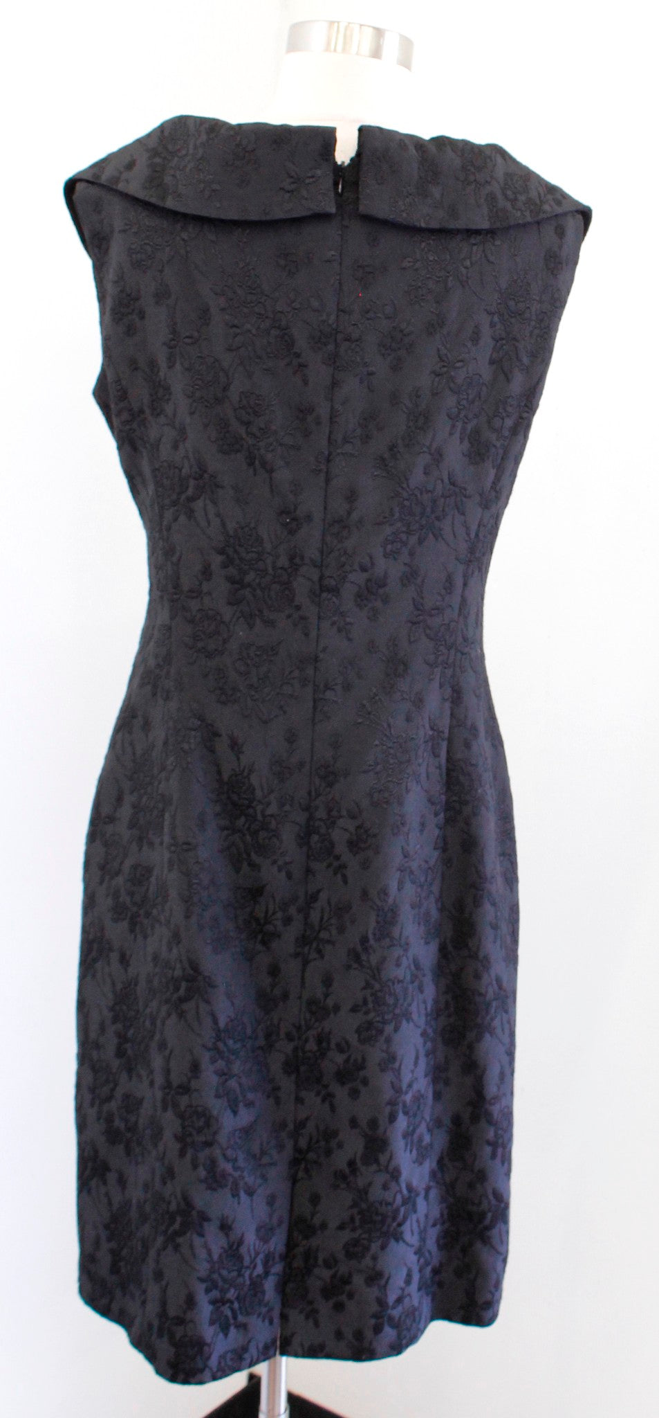 Tahari Levine Black Floral Embossed Envelope Collar Ruched Sheath Dress Size 6