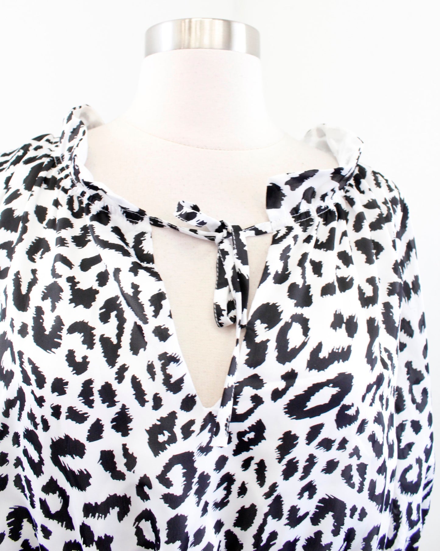 NWT Buddy Love Black White Cat Leopard Print Smocked Flounce Dress Size M Ruffle