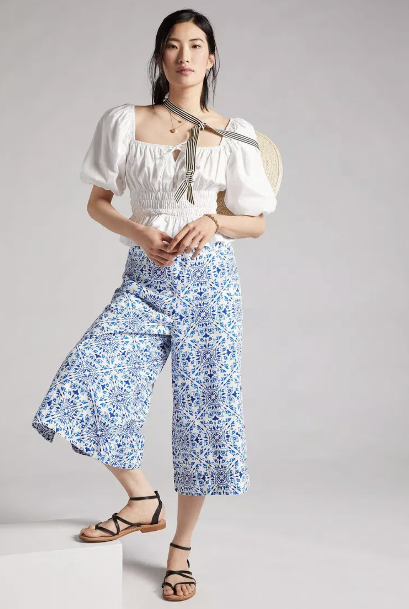 Maeve Anthropologie Moroccan Tile Wide Leg Cropped Pants Size XS Blue White Boho