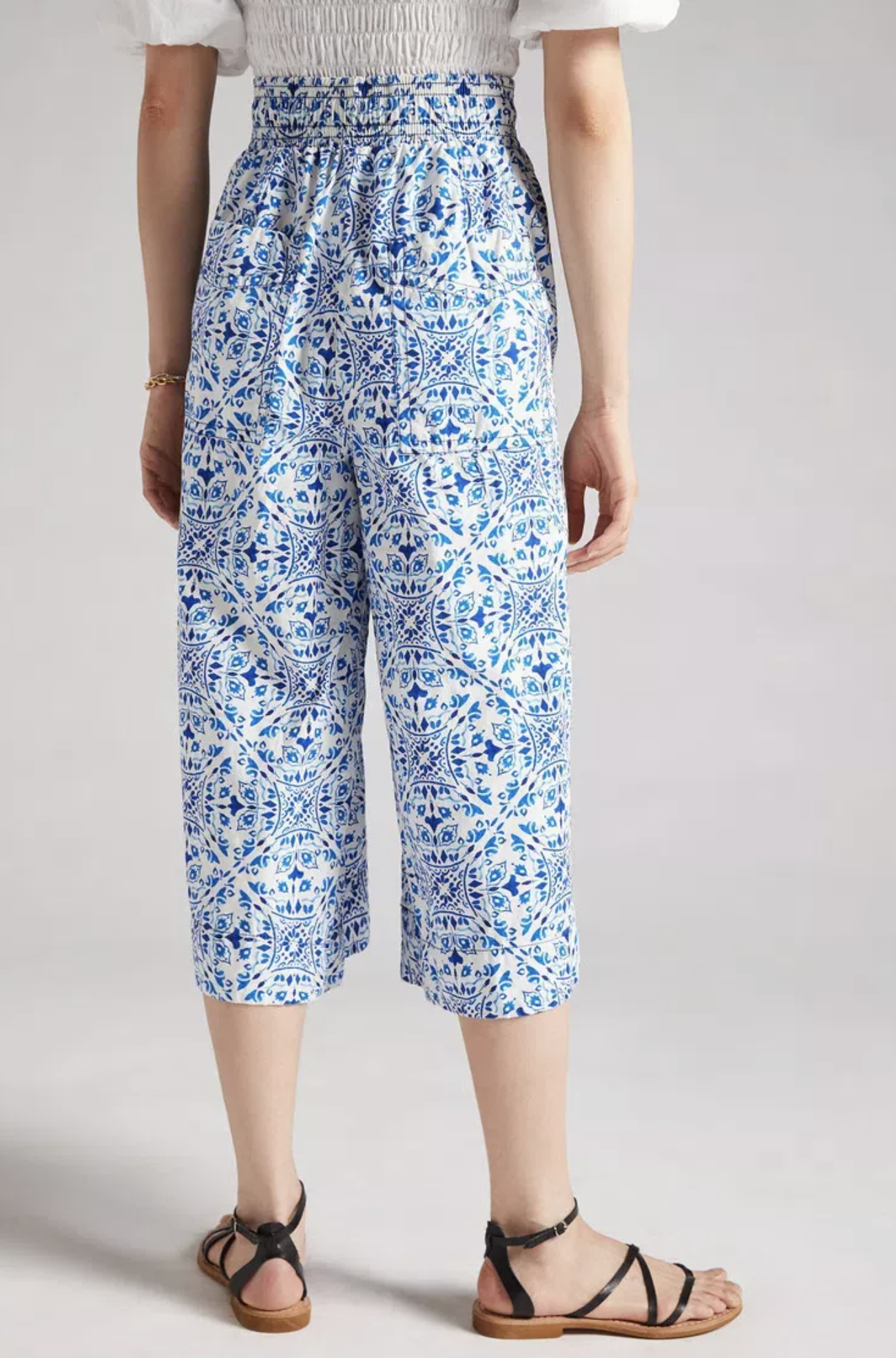 Maeve Anthropologie Moroccan Tile Wide Leg Cropped Pants Size XS Blue White Boho